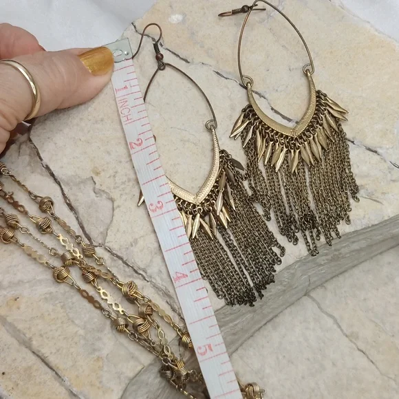 Bundle of earrings and necklace gold tone - Picture 6 of 7